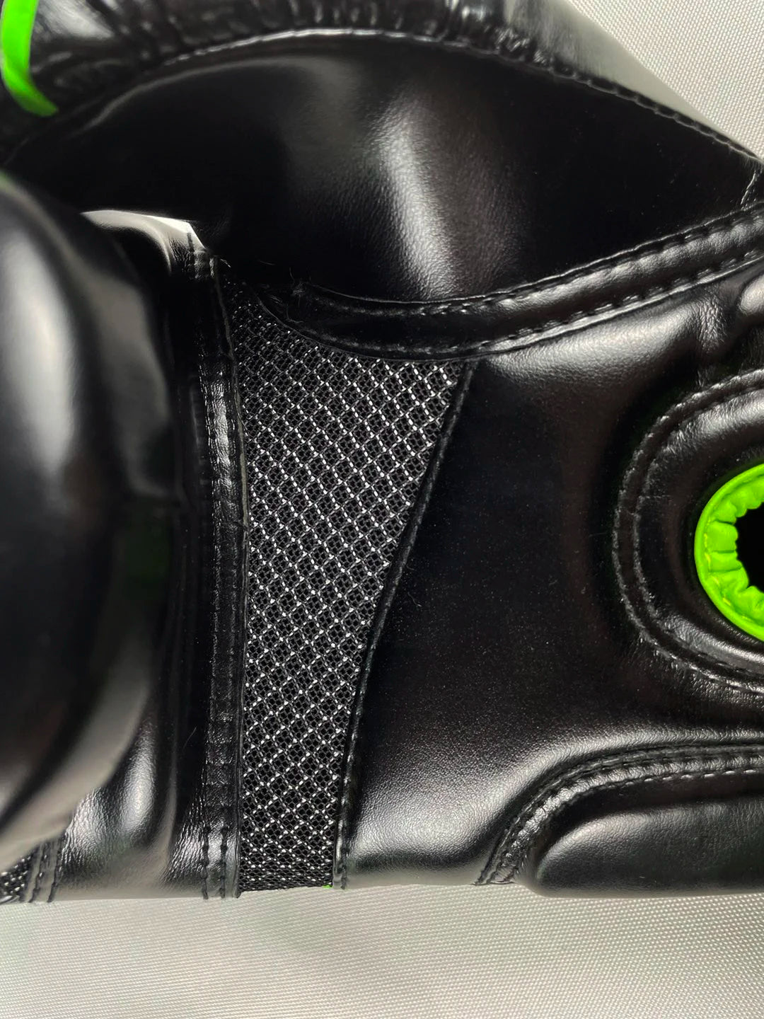 Factory Custom Professional Black Leather Green Color Weight Material Boxing Gloves