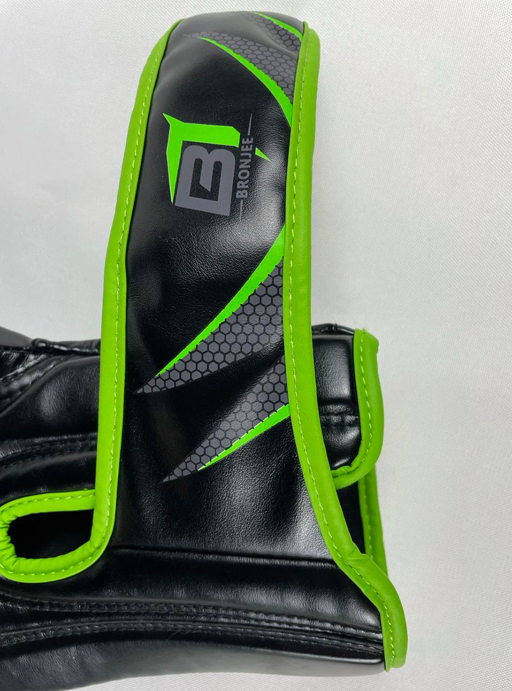 Factory Custom Professional Black Leather Green Color Weight Material Boxing Gloves