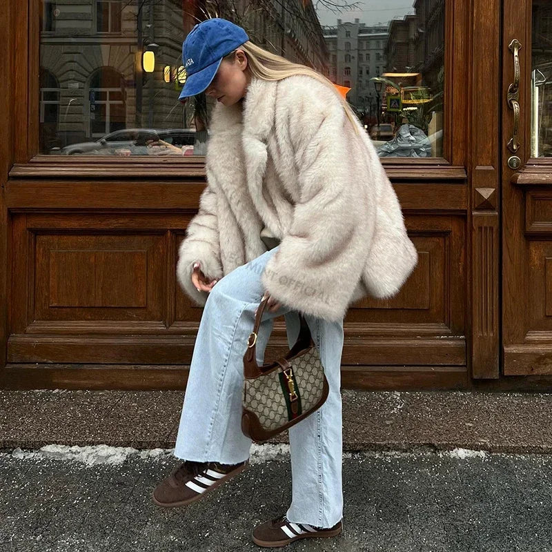 Hot Fashion Girls Oversized Gradient Fur Coat Women Thick Warm Outerwear